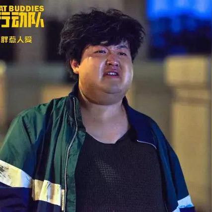 (电影铁血女战士)女人版铁血战士：坚毅果敢，勇往直前，勇闯险途，无所畏惧。