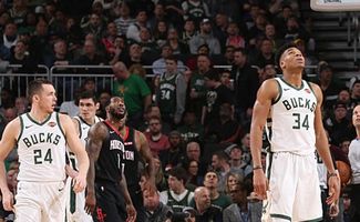 NBA篮球经理：打造一支强大的球队，带领他们走向巅峰的策略管理游戏。