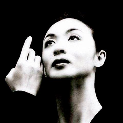 “探索指尖大学：如何通过在线学习实现个人成长与职业发展的新模式”