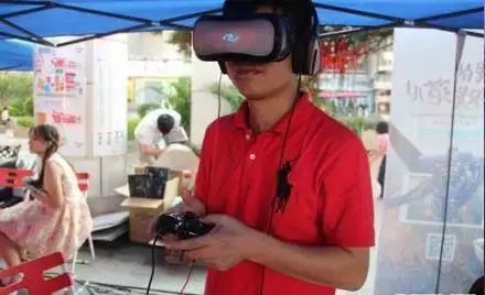 (真人互动式游戏手机版)全新真人互动游戏手机版：与现实世界互动，体验无限乐趣！