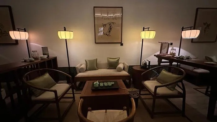 远古小镇商务宾馆：古旧与现代碰撞的完美融合，体验在商务中感受历史文化的新模式