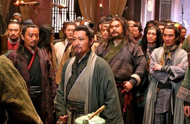 (宋江与谁结义)宋江的人物关系：众好汉共陈兵，义结金兰誓不倾覆。