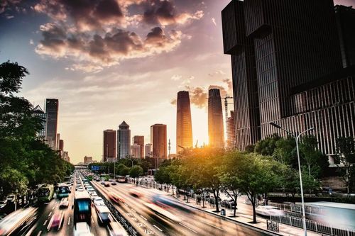 穿越城市繁华，畅游都市风光，畅行地铁四号线带你探索城市魅力