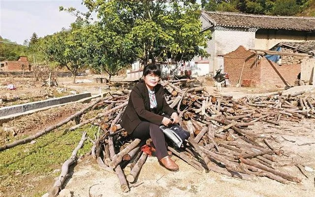 我是村长梁大众薛婷"：一位女性村长如何运用科技推动乡村振兴的深度探讨