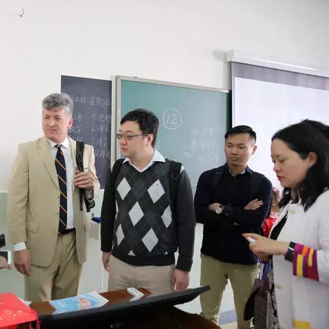 (不好意思还能用什么词形容)不好意思，能否提供更多关键词让我更好地帮您拓展呢？