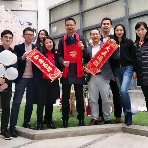 (不好意思还能用什么词形容)不好意思，能否提供更多关键词让我更好地帮您拓展呢？